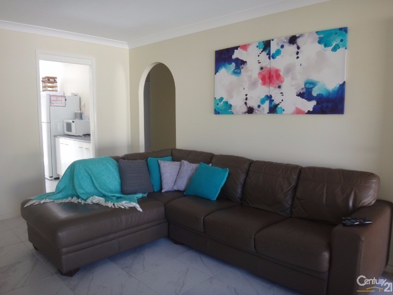 2/16 Teralba Road, Broadmeadow NSW 2292