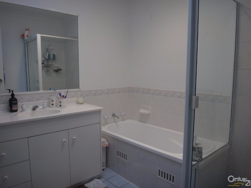 2/16 Teralba Road, Broadmeadow NSW 2292