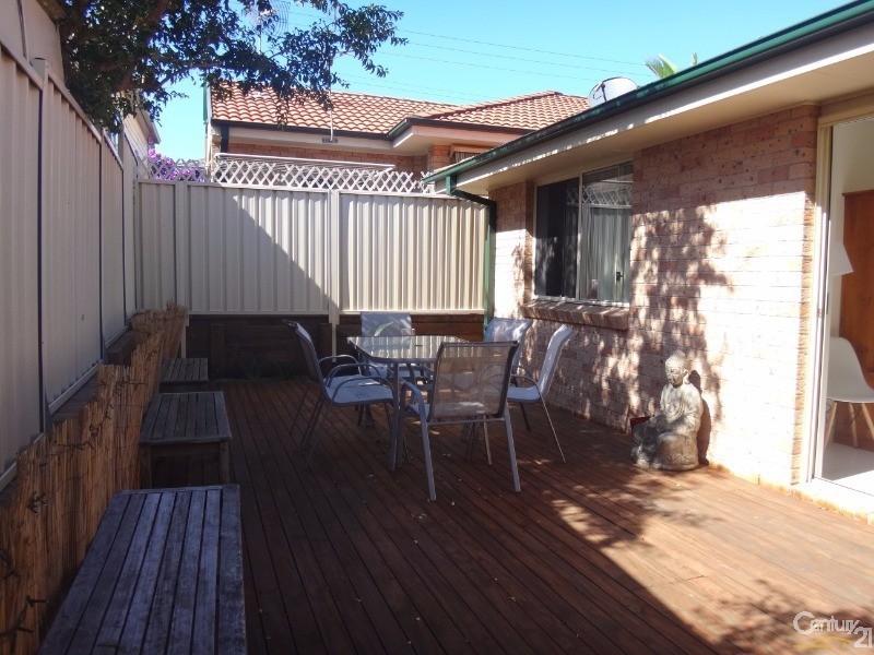 2/16 Teralba Road, Broadmeadow NSW 2292