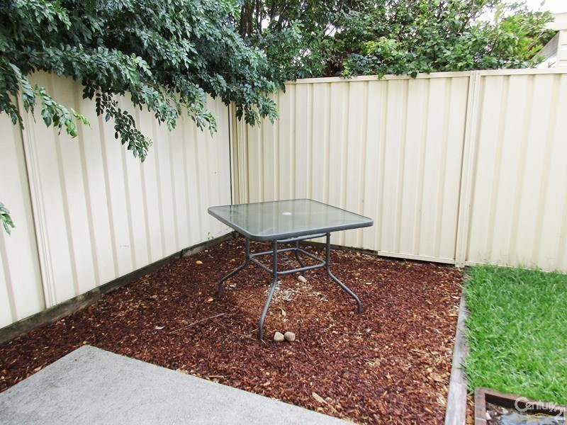 2/20 Winsor Street, Merewether NSW 2291