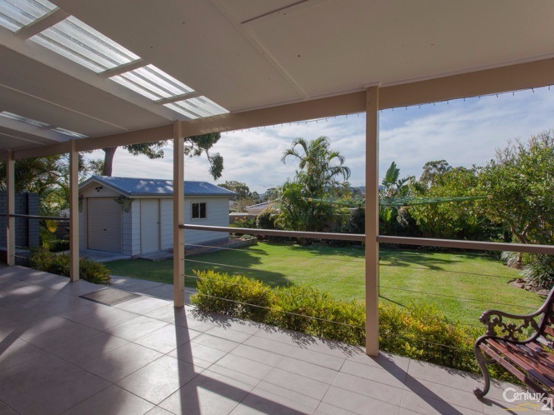 22 Ian Street, Eleebana NSW 2282