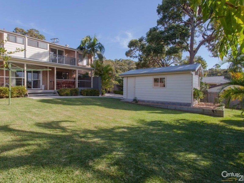 22 Ian Street, Eleebana NSW 2282