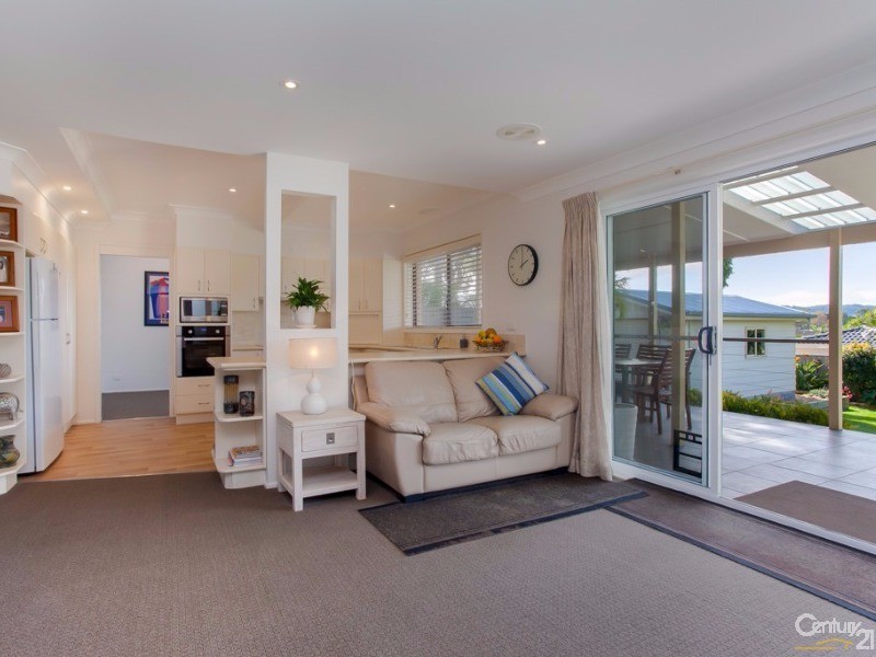 22 Ian Street, Eleebana NSW 2282