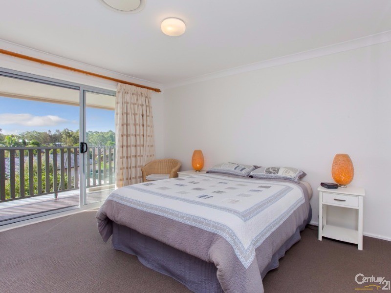 22 Ian Street, Eleebana NSW 2282