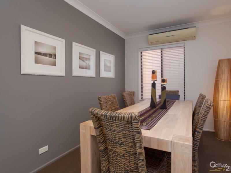 22 Ian Street, Eleebana NSW 2282