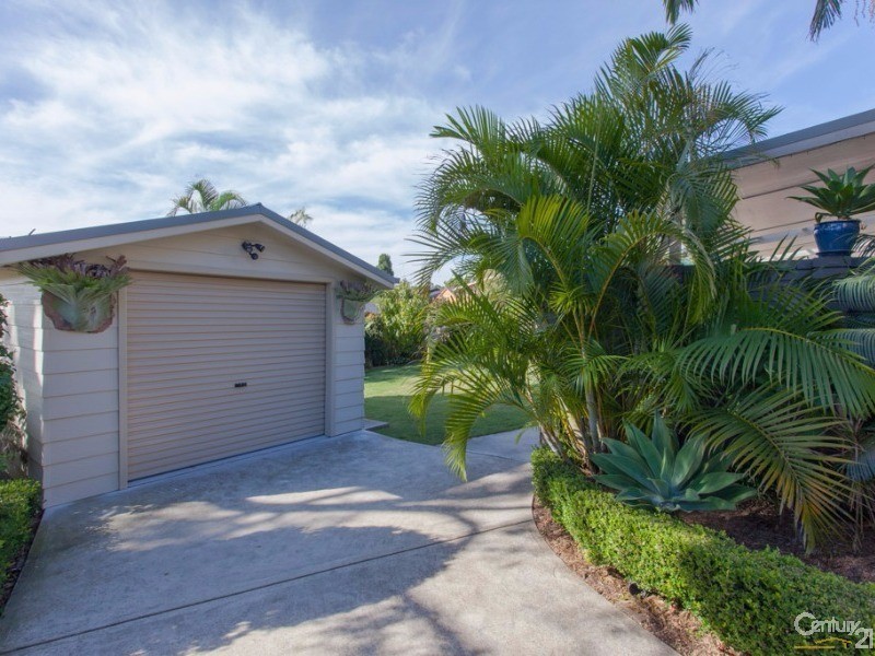 22 Ian Street, Eleebana NSW 2282