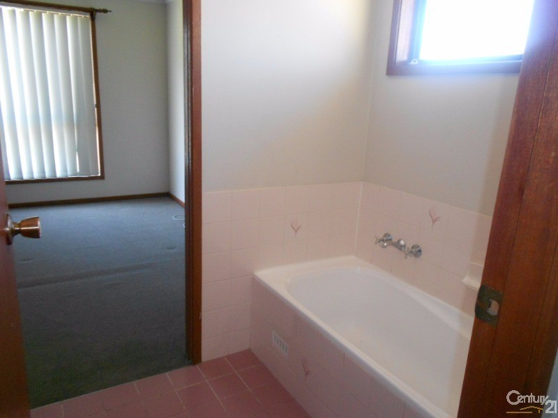 122 Auklet Road, Mount Hutton NSW 2290