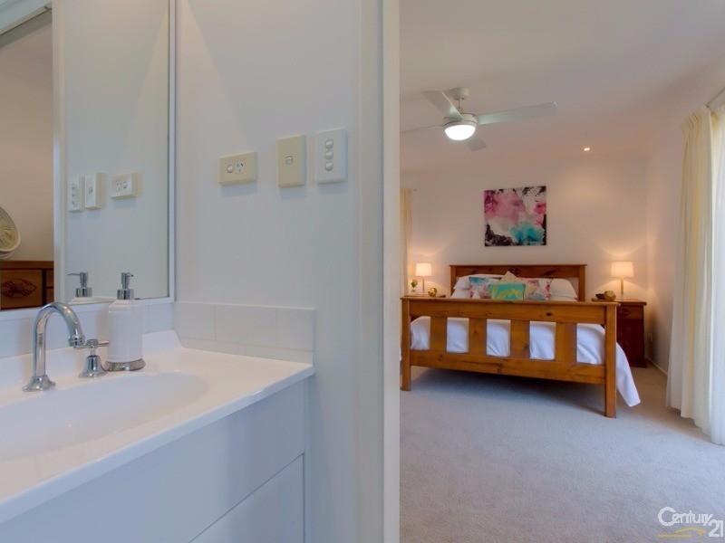 5 Parlah Close, Mount Hutton NSW 2290