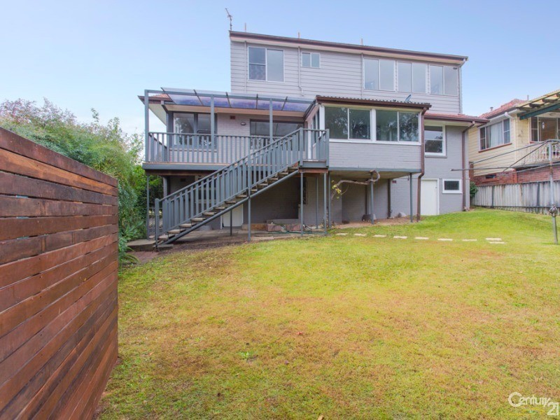 12 Heather Crescent, Garden Suburb NSW 2289