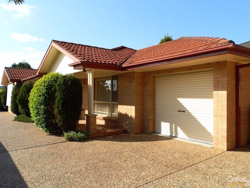 2/55 Berringar Road, Valentine NSW 2280