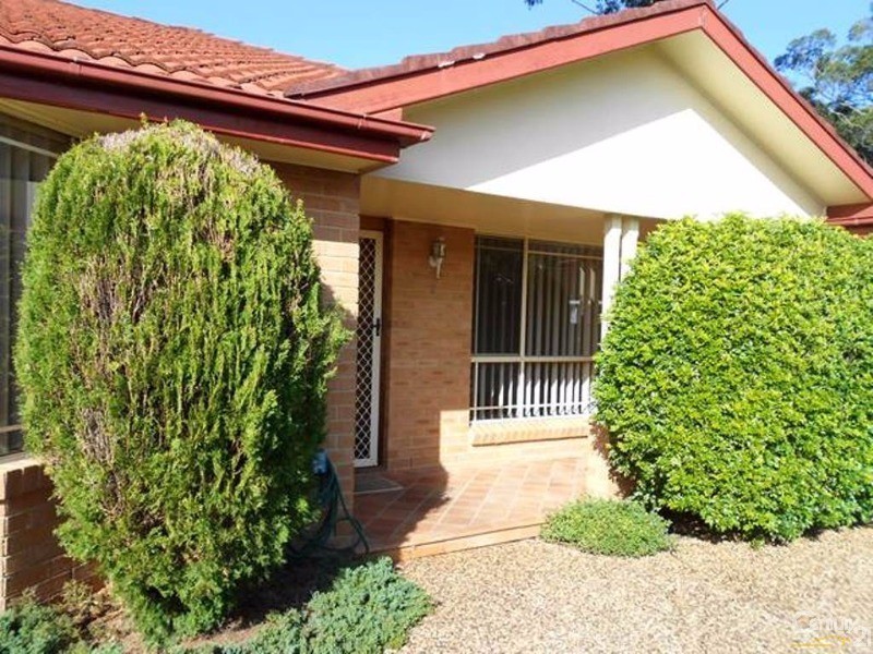 2/55 Berringar Road, Valentine NSW 2280