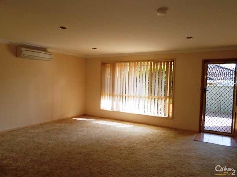 2/55 Berringar Road, Valentine NSW 2280