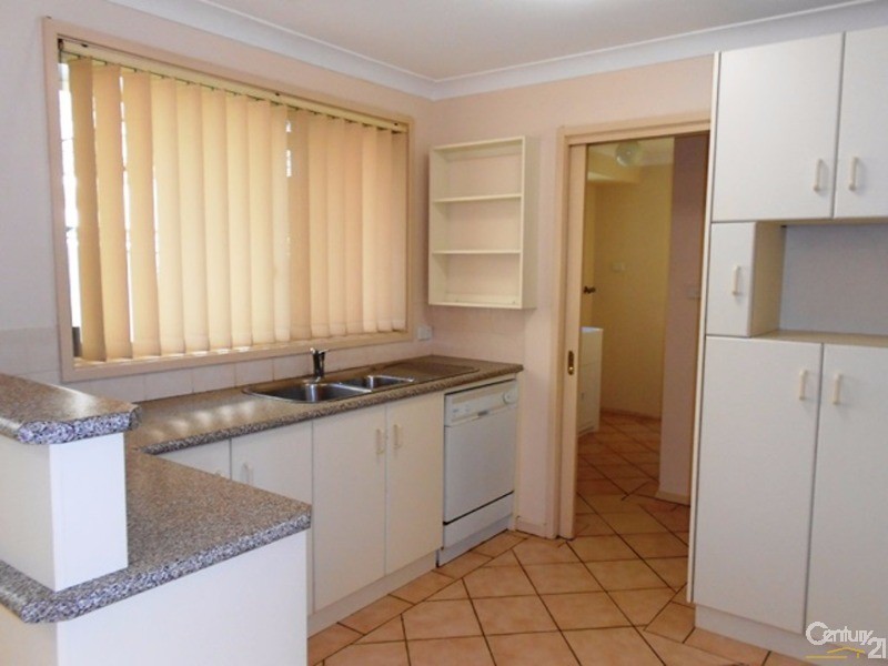 2/55 Berringar Road, Valentine NSW 2280