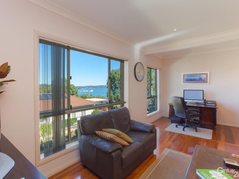 36 Beryl Street, Warners Bay NSW 2282