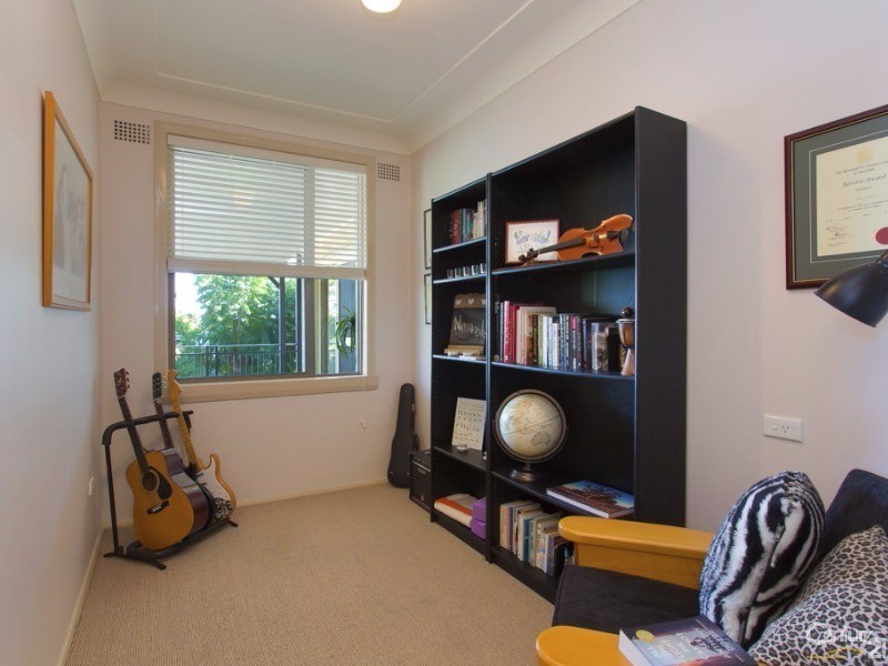 36 Beryl Street, Warners Bay NSW 2282