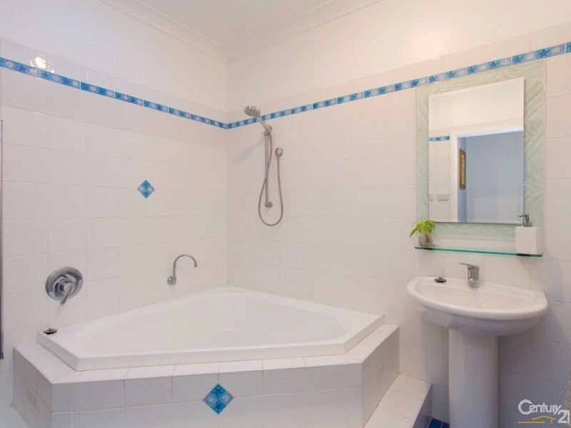 40 Kimbarra Close, Kotara NSW 2289