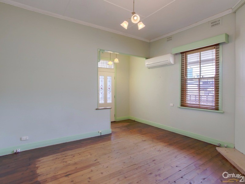 6 Denison Street, Mayfield NSW 2304