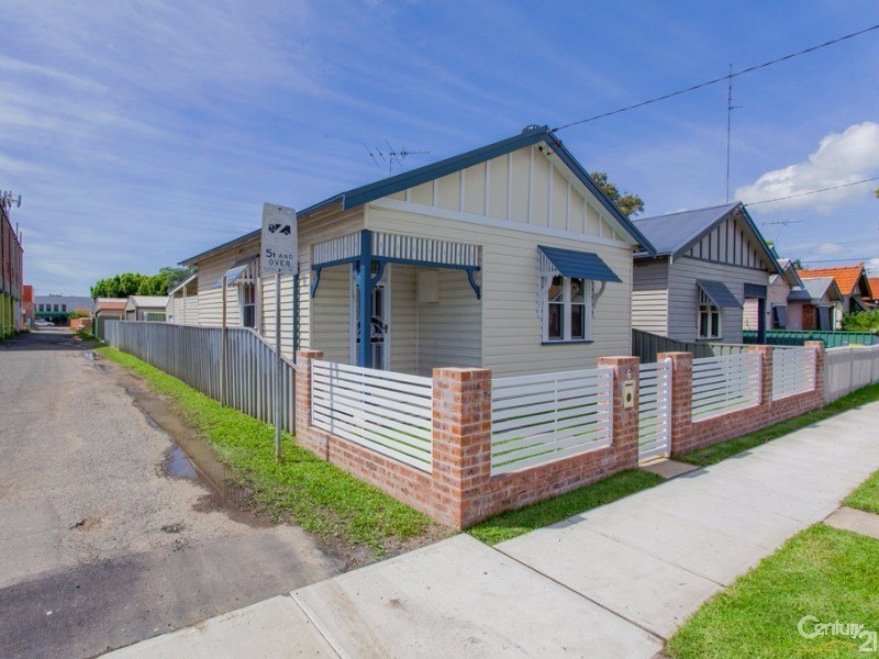 6 Denison Street, Mayfield NSW 2304