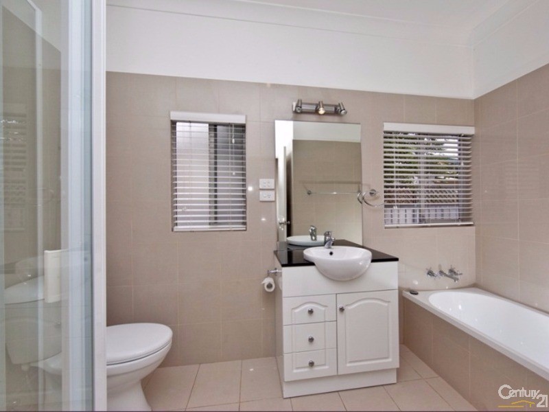 10 Albert Street, Mayfield NSW 2304