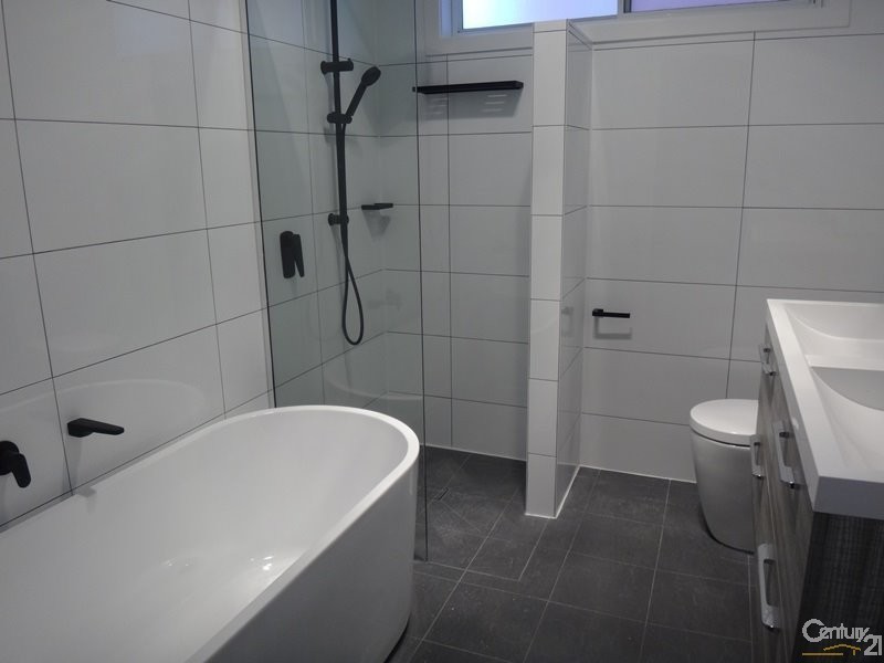 160 Northcott Drive, Kotara NSW 2289