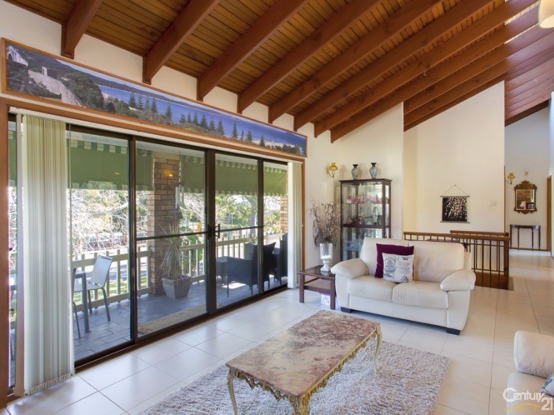 77 Ian Street, Eleebana NSW 2282