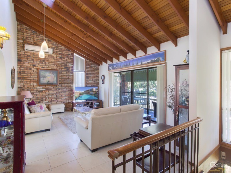 77 Ian Street, Eleebana NSW 2282