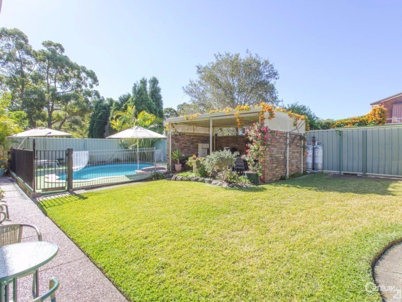 77 Ian Street, Eleebana NSW 2282