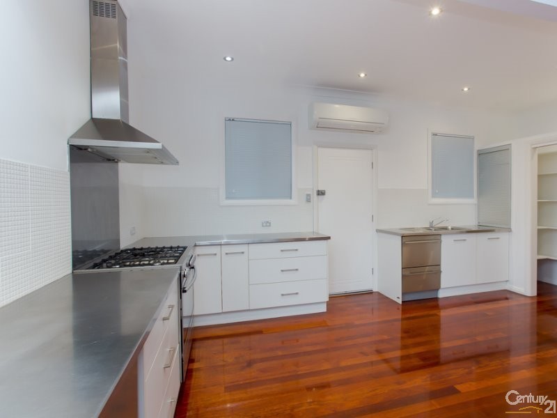 14 Carlton Street, Newcastle NSW 2300