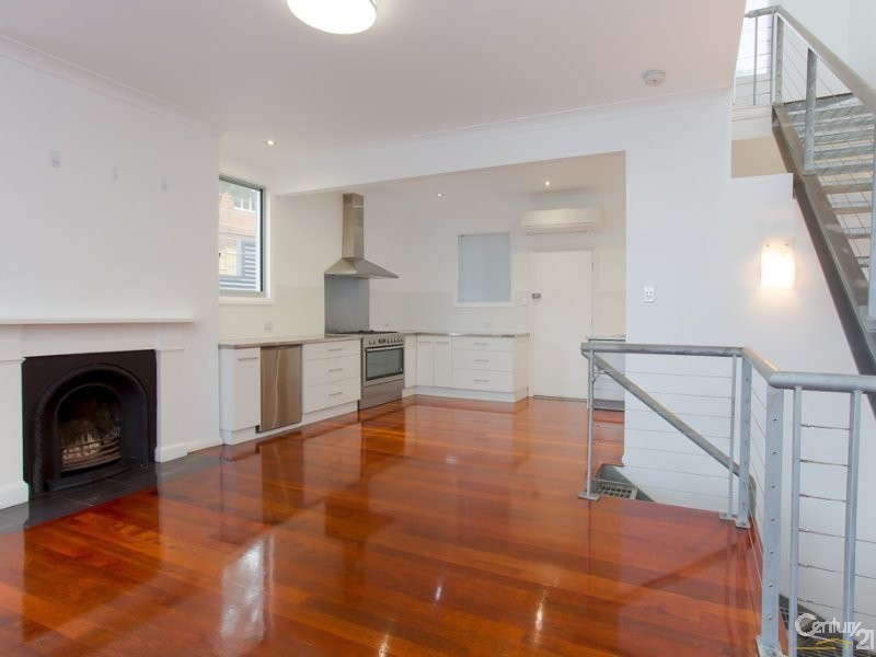 14 Carlton Street, Newcastle NSW 2300
