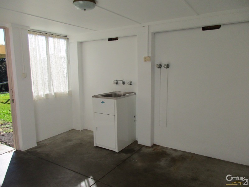 65 Cherry Road, Eleebana NSW 2282