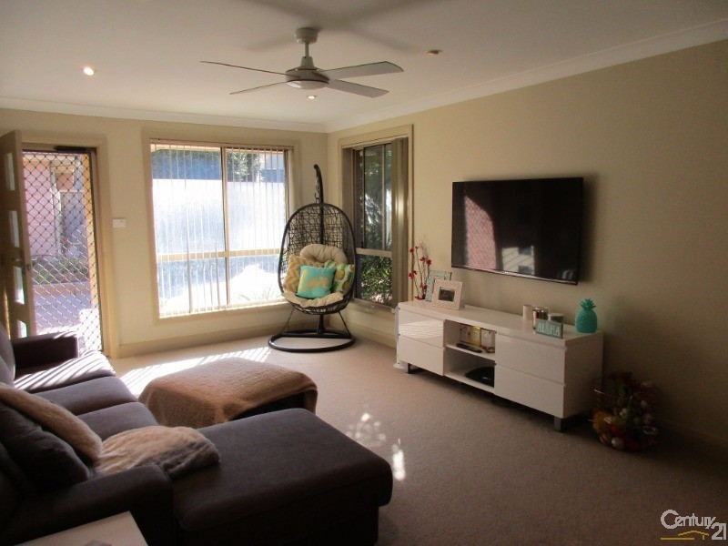 4/28 Calverton Crescent, Belmont North NSW 2280