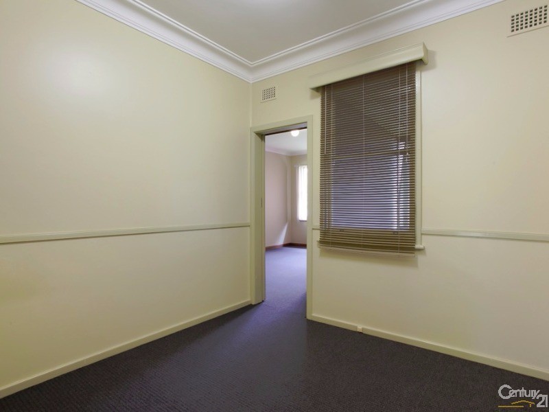 13 Dunkley Parade, Mount Hutton NSW 2290