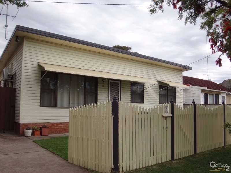 8 Inglis Street, Kotara NSW 2289