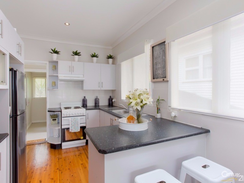 33 Coronation Street, Warners Bay NSW 2282