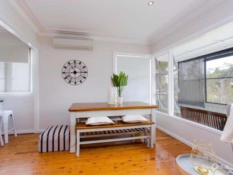 33 Coronation Street, Warners Bay NSW 2282