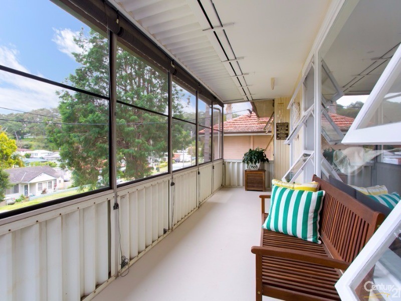 33 Coronation Street, Warners Bay NSW 2282