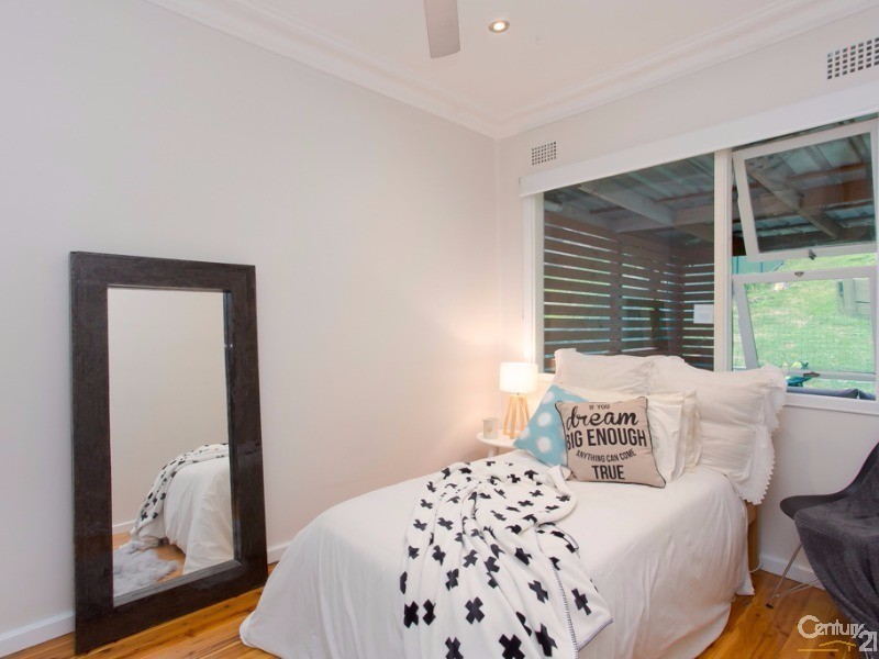 33 Coronation Street, Warners Bay NSW 2282