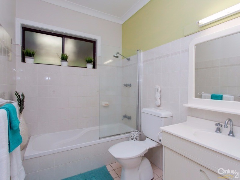 33 Coronation Street, Warners Bay NSW 2282