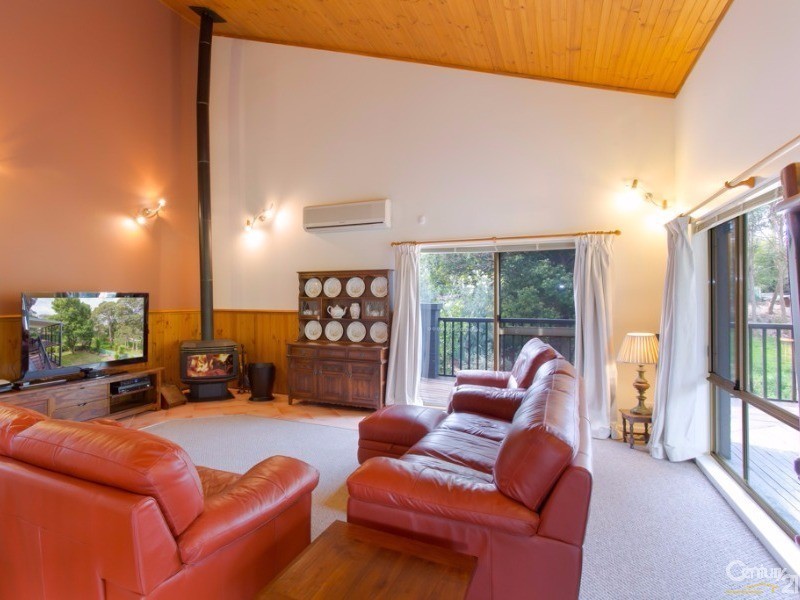 25 Robertson Road, Valentine NSW 2280