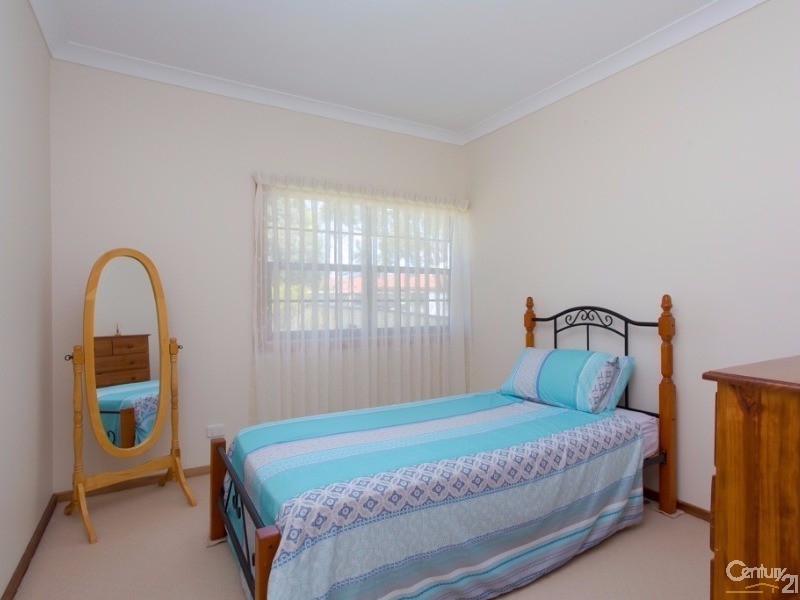 82 Rae Crescent, Kotara NSW 2289