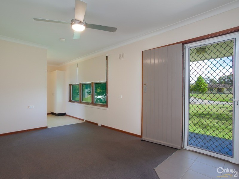 14 Redwood Crescent, Gateshead NSW 2290