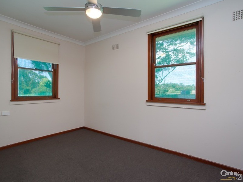 14 Redwood Crescent, Gateshead NSW 2290