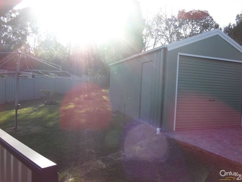 5 Pine Place, Gateshead NSW 2290