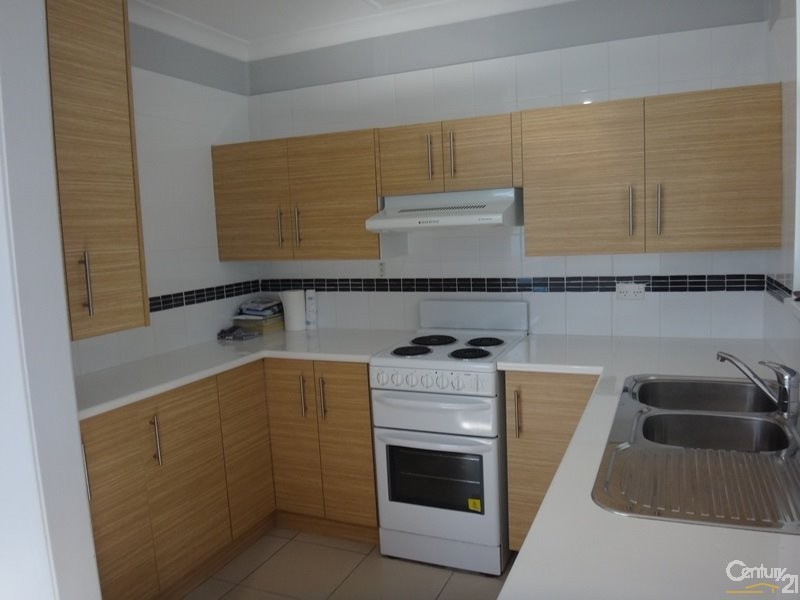 5 Pine Place, Gateshead NSW 2290