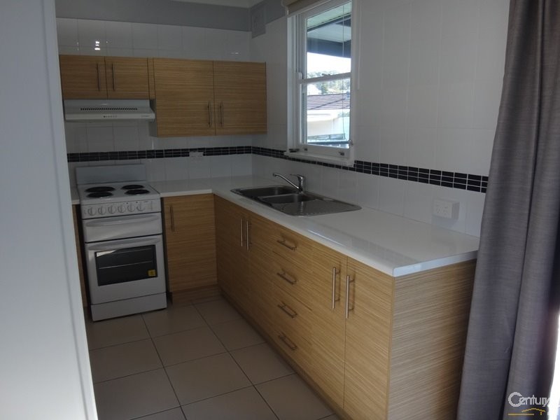 5 Pine Place, Gateshead NSW 2290