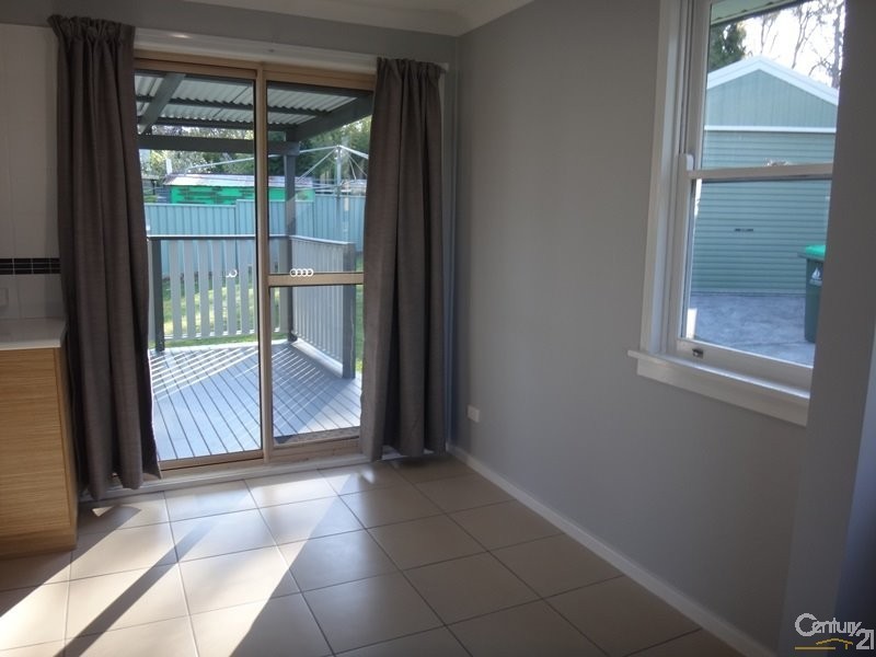 5 Pine Place, Gateshead NSW 2290