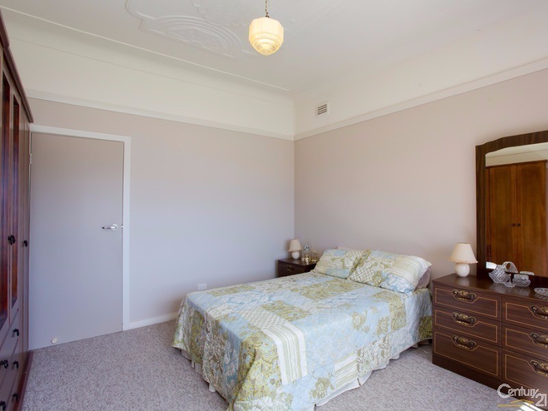 2 Queens Road, New Lambton NSW 2305