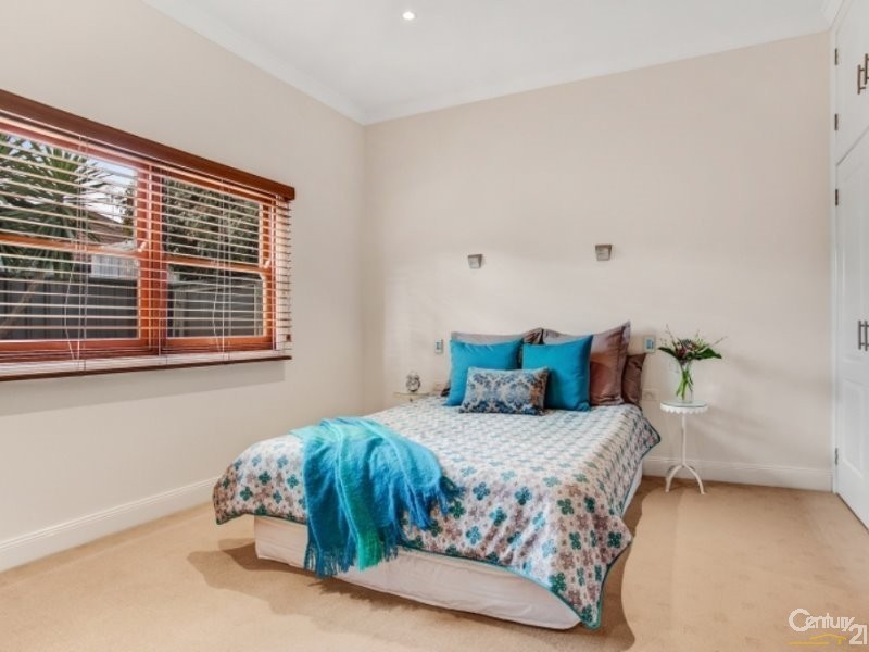 28 Gulliver Street, Hamilton NSW 2303