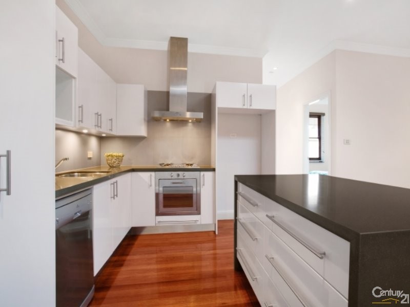 28 Gulliver Street, Hamilton NSW 2303