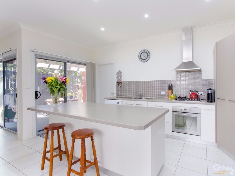 2/95 Rae Crescent, Kotara NSW 2289